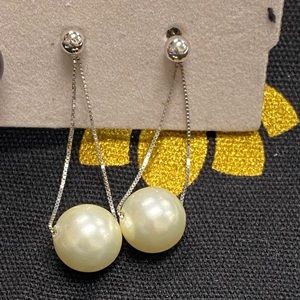 14k white gold earrings from Daniels Jewelry